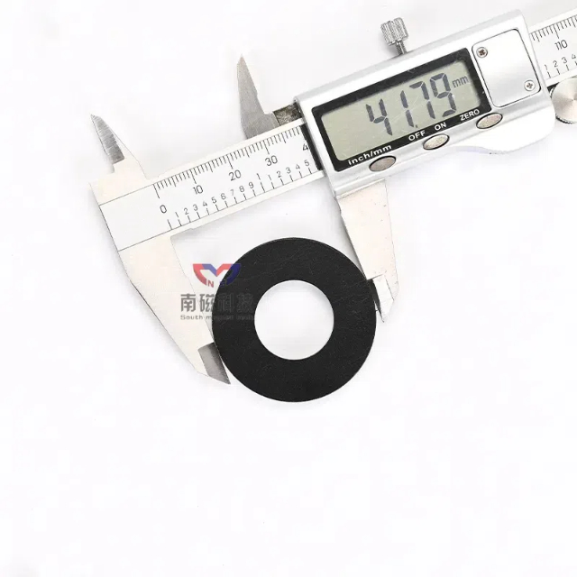 Hvorfor er sugekraften for permanent neodymmagnetring stærkere end for almindelige magneter?